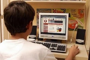 internet 1 300x199 Impactul pozitiv al internetului asupra comunitati